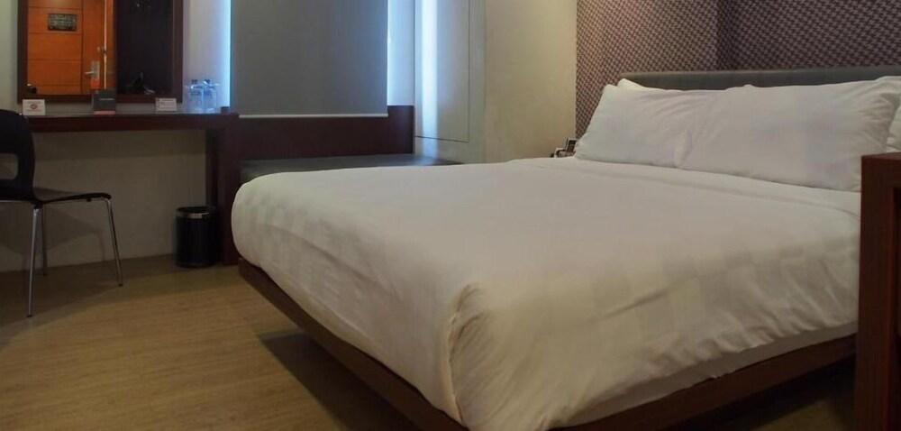 M Hotel Jakarta Exteriör bild