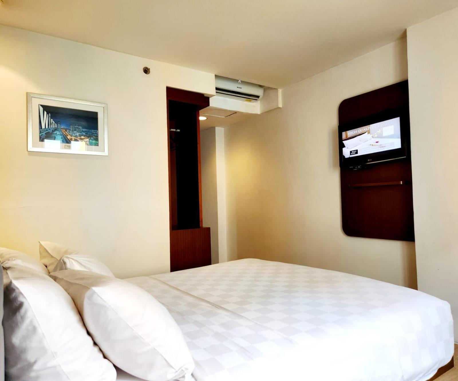 M Hotel Jakarta Exteriör bild